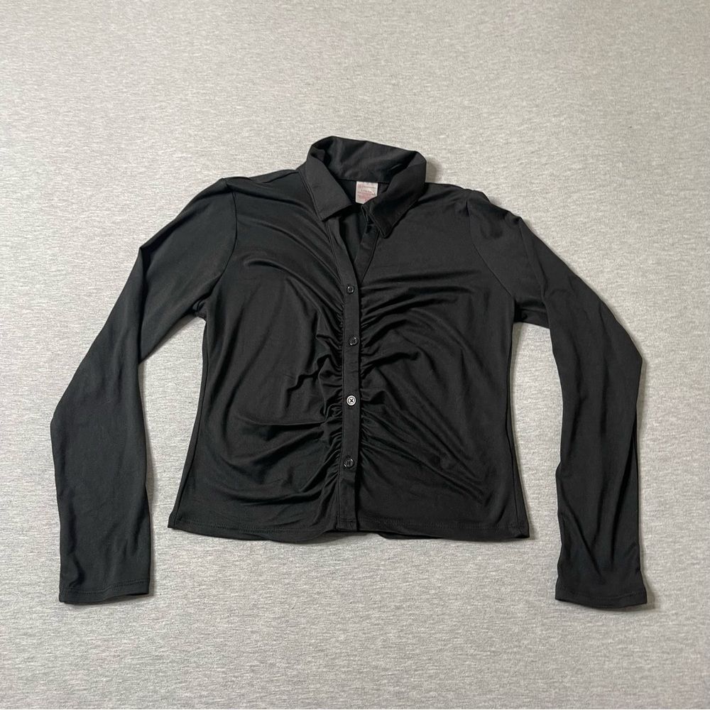 No Boundaries Juniors' Ruched Button Front Blouse… - image 3